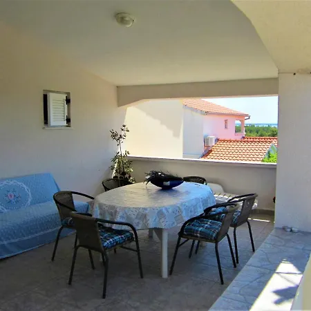 Franc Island Croatia Apartamento *