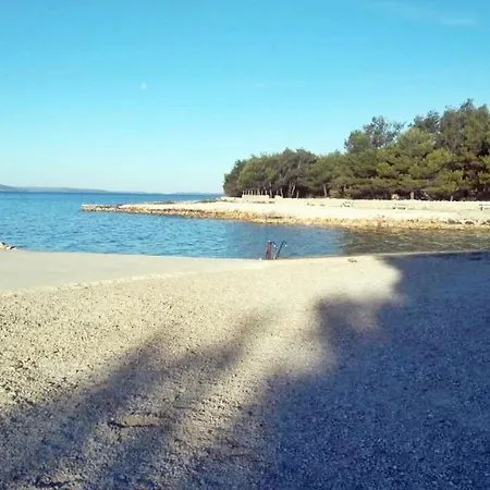 Franc Island Croatia Vir