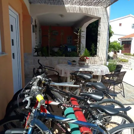 Apartment Franc Island Croatia Vir