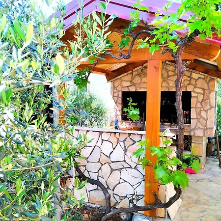 Apartment Franc Island Croatia Vir