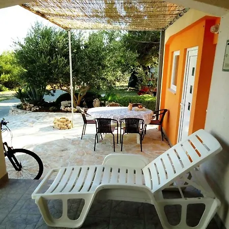 Apartment Franc Island Croatia Vir